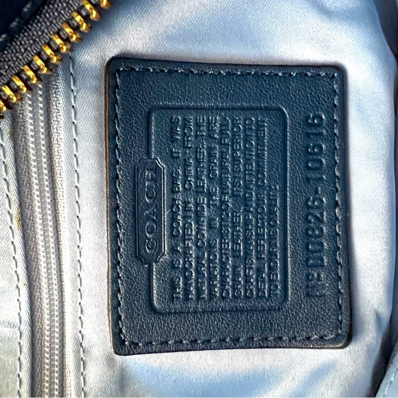 RARE! COACH LARGE BLUE LEATHER CARLY W/ COACH HEART KEY FOB EXCELLENT #10616. - Picture 10 of 13